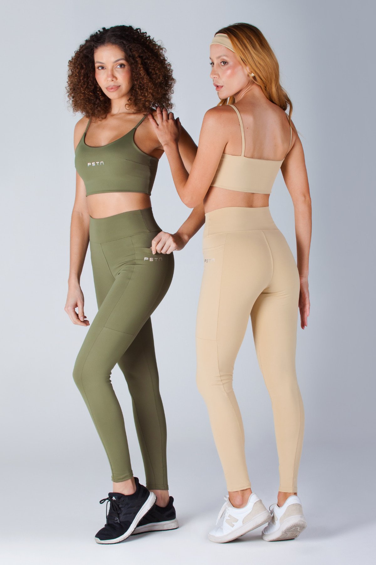Conjunto fitness feminino top e legging preto
